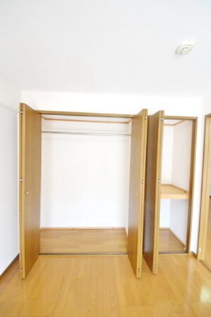 オリーブガーデンの物件内観写真